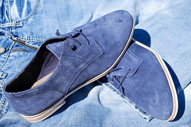 cleaning blue suede shoes